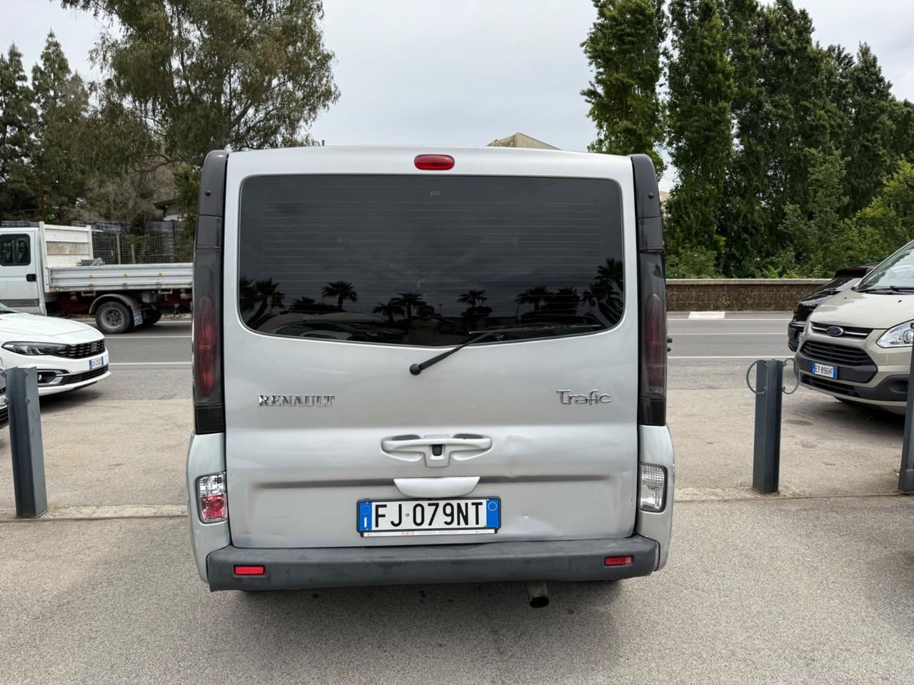 Renault Trafic 1.9 dCi 9 POSTI VETTURA