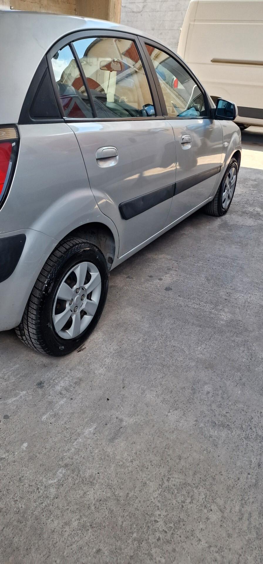 Kia Rio 1.5 16V CRDi 5p. LX Easy