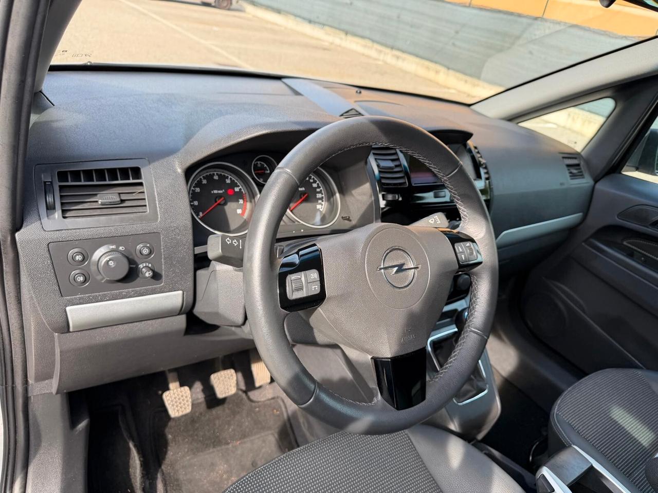Opel Zafira 1.6 - 7 POSTI - NEOPATENTATI - 12 MESI DI GARANZIA -