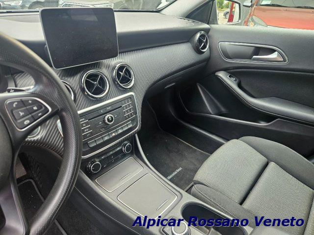 MERCEDES-BENZ GLA 200 d Automatic Sport