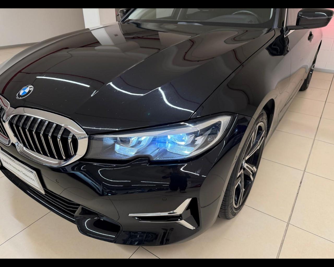 BMW Serie 3(G20/1-80/1) - 320d Luxury