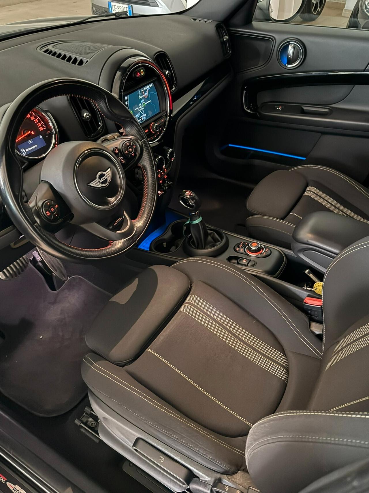 Mini 2.0 Cooper SD Hype Countryman Automatica