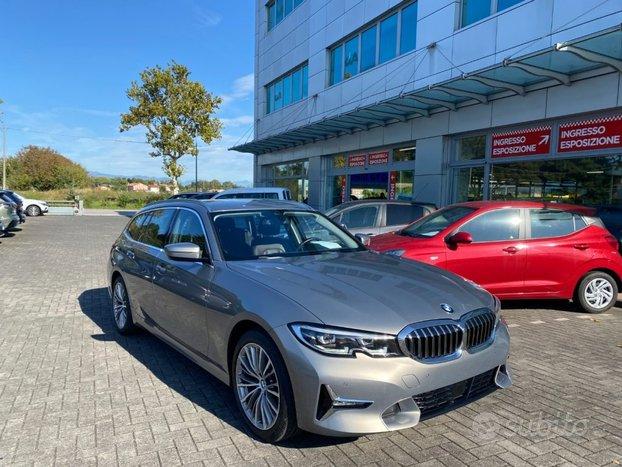 BMW 320 d xDrive Touring Luxury