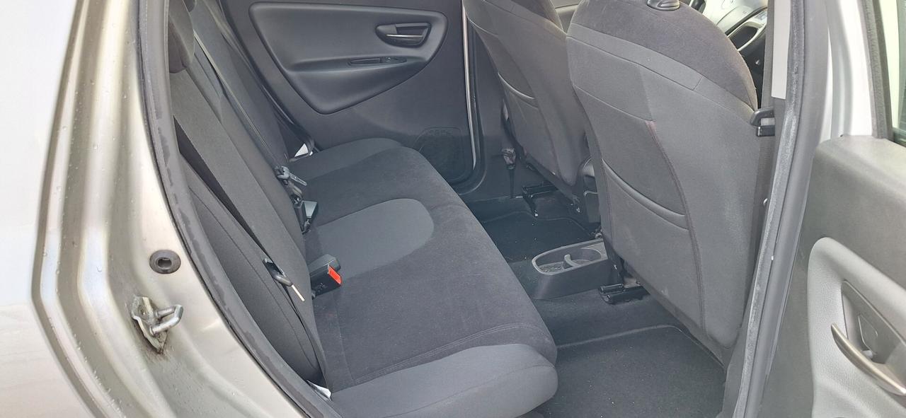 Lancia Ypsilon 1.2 69 CV 5 porte Gold