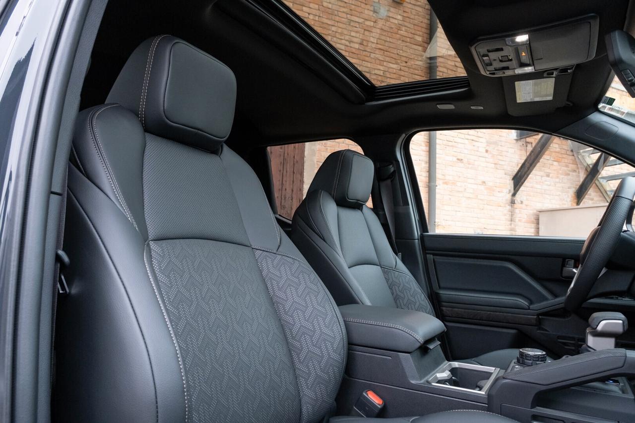 TOYOTA TACOMA LIMITED 2.4 i-Force HYBRID 4x4