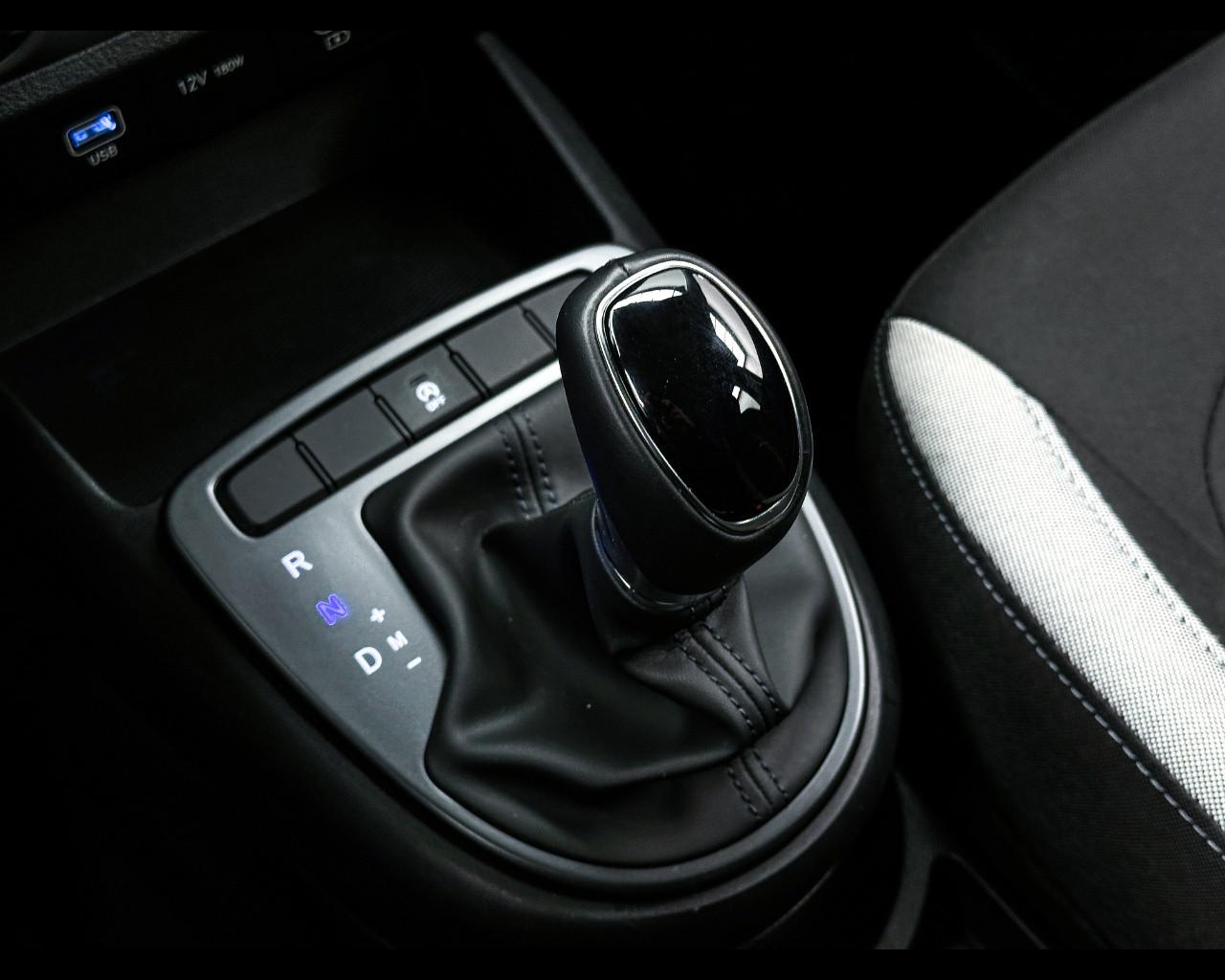 HYUNDAI i10 3ª serie - i10 1.0 MPI AT Connectline