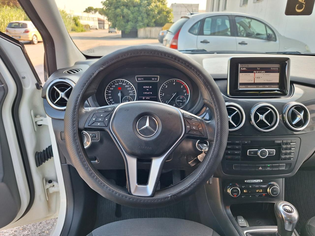 Mercedes-benz B 180 CDI BlueEFFICIENCY Executive NAVI TEL RETROCAMERA