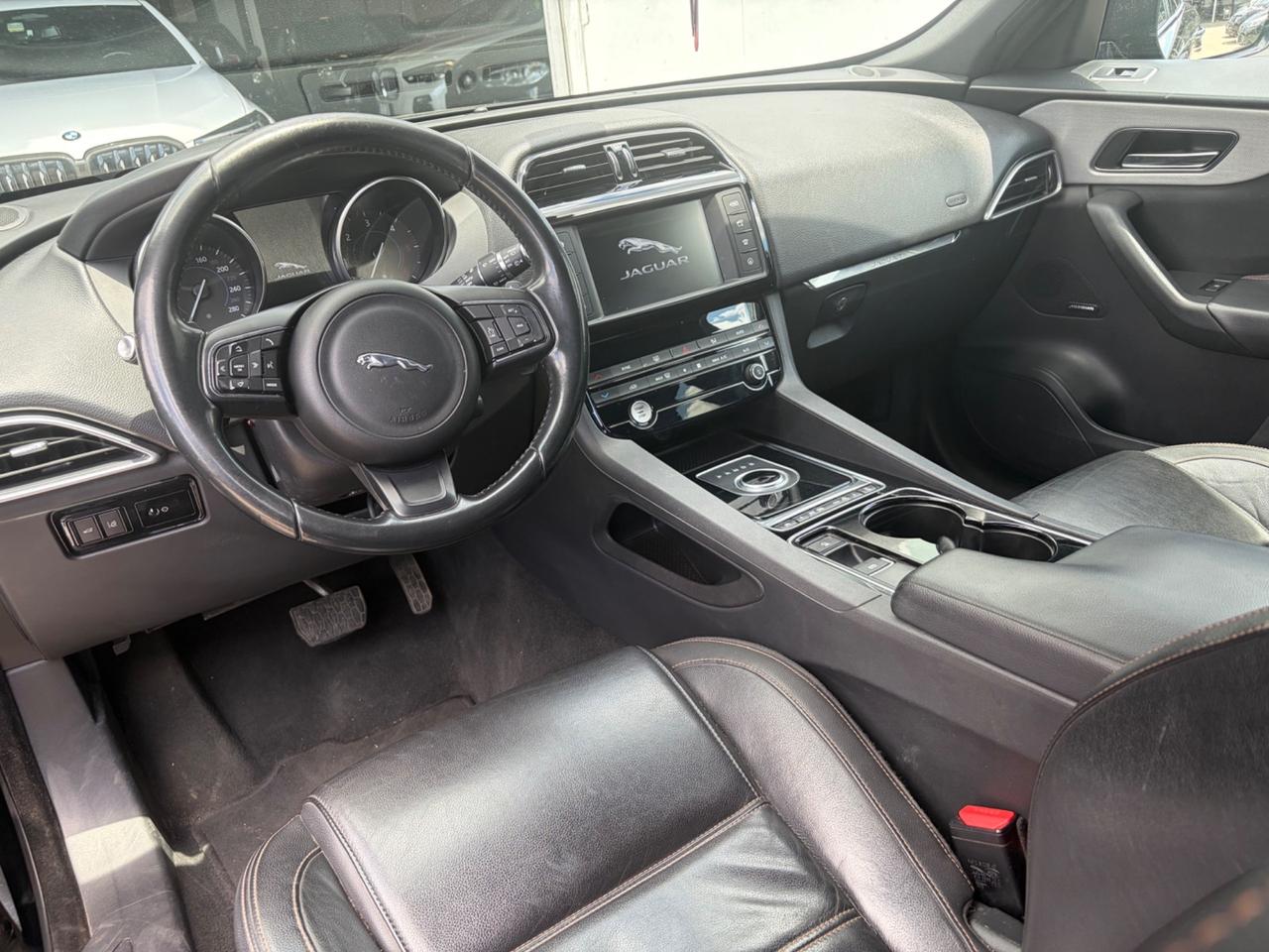 Jaguar F-Pace 2.0 D 180 CV R-Sport
