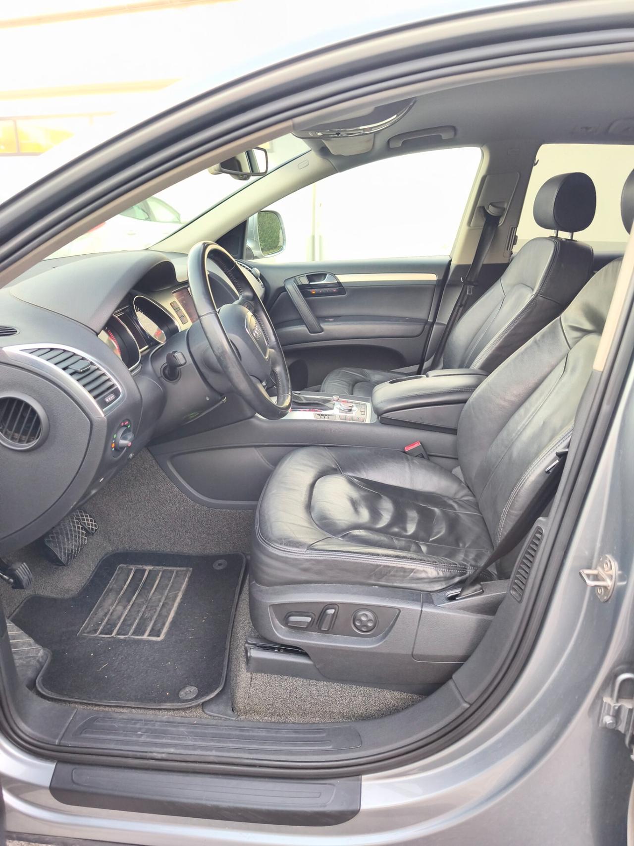 Audi Q7 3.0 V6 TDI 233CV 4x4 7posti buon stato