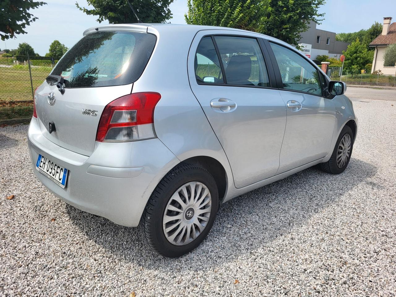 Toyota Yaris 1.0 5 porte