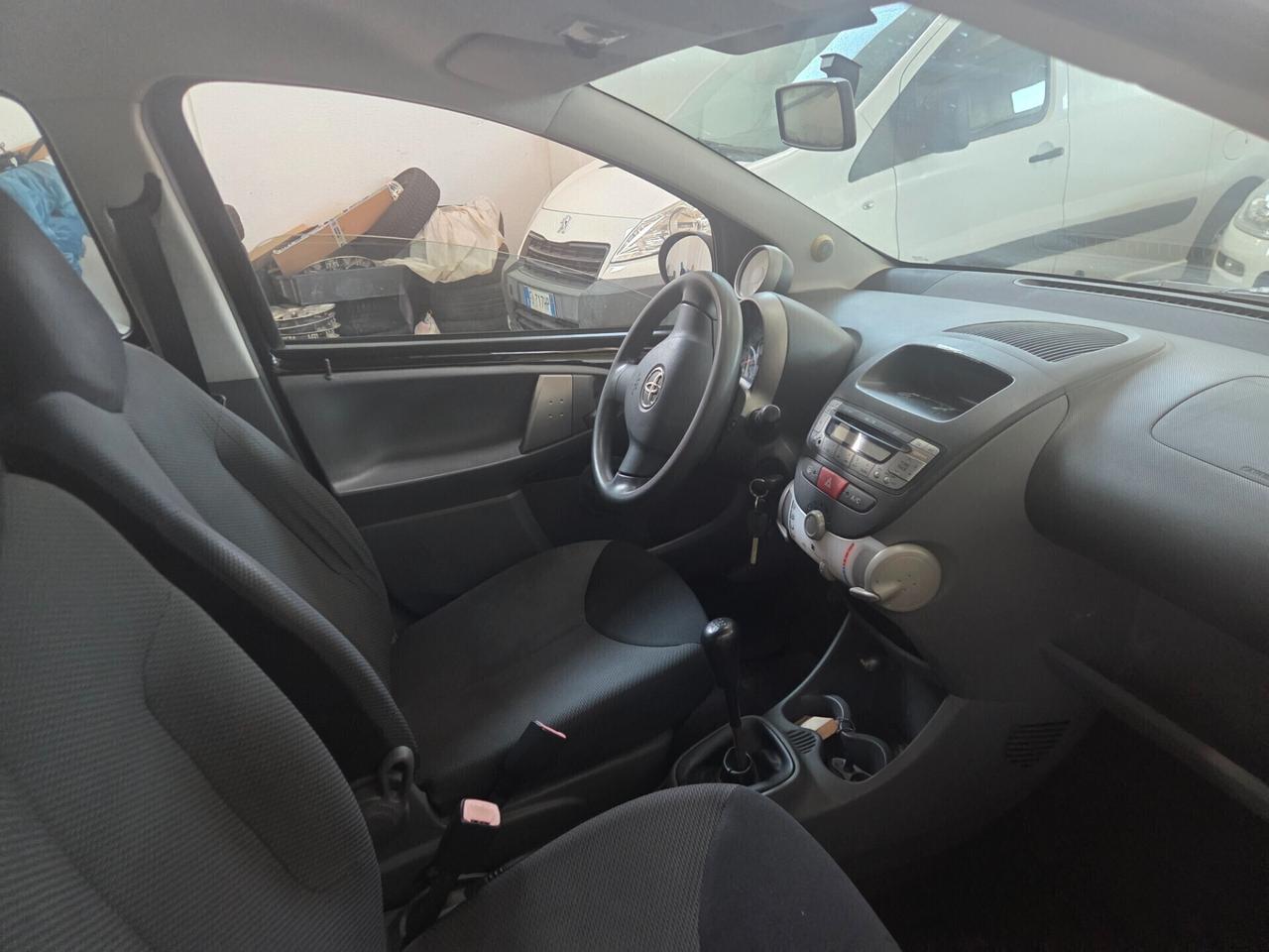 Toyota Aygo 1.0 12V VVT-i 5 porte Sol