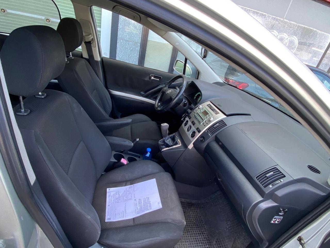 Toyota Corolla Verso 2.2 16V D-4D