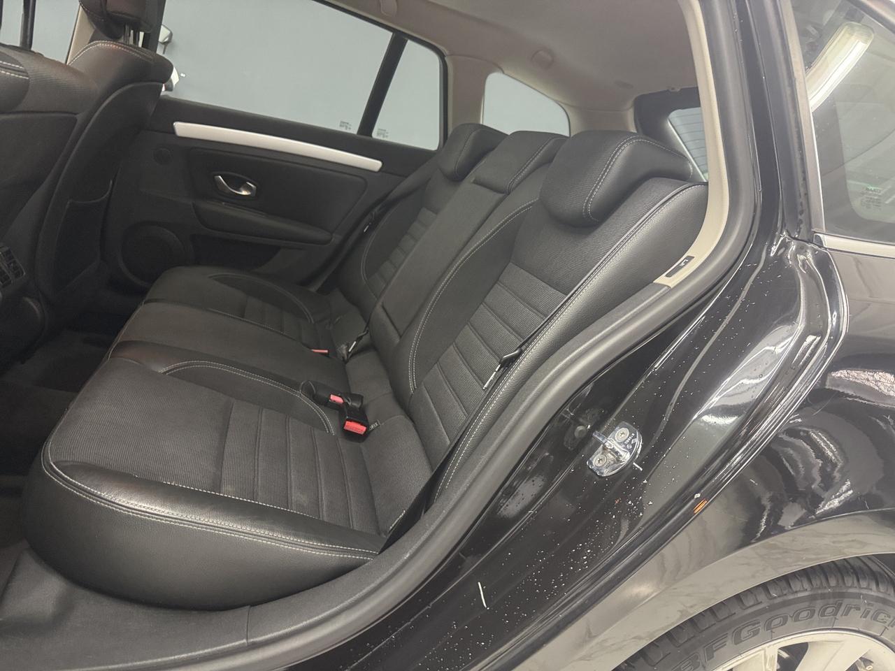 Renault Laguna 2.0 dCi 150CV SporTour Initiale