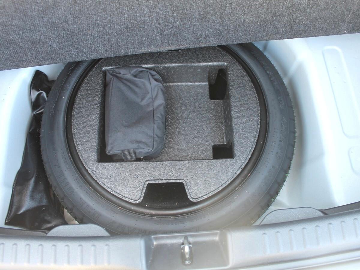 Toyota Yaris 1.5Hybrid IVA DEDUC. AUTOCARRO N1