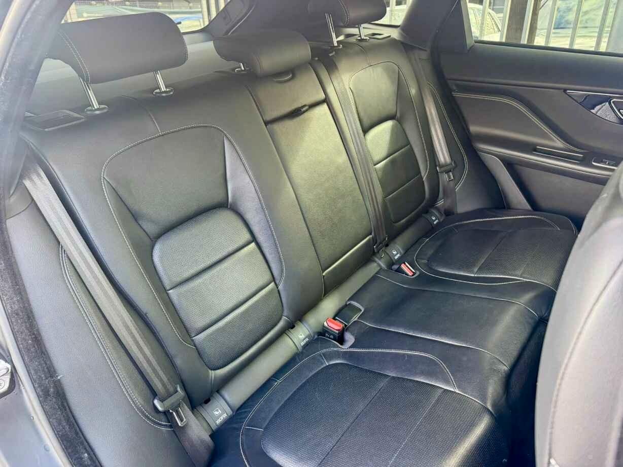 Jaguar F-Pace 2.0 D 180 CV R-Sport