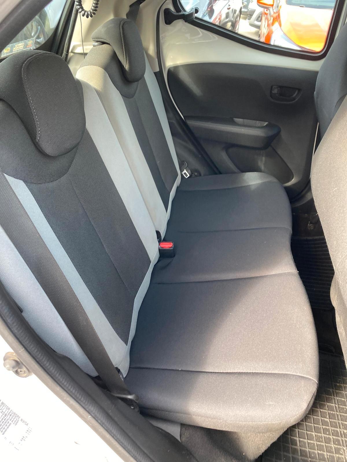 Toyota Aygo 1.0 VVT-i 69 CV 5 porte x-cool