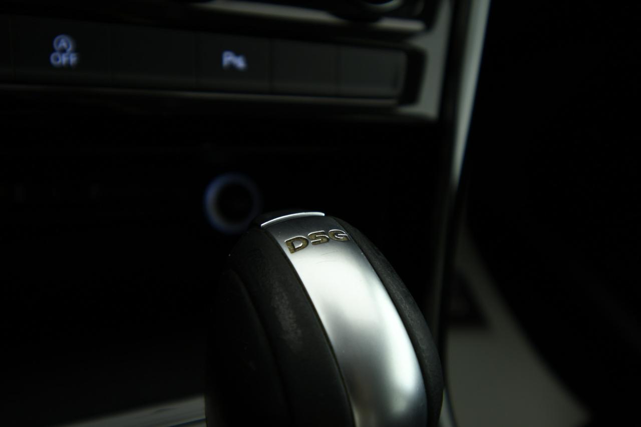 VOLKSWAGEN Touran 1.6 tdi Highline 115cv dsg ACC+ALCANTARA+C17"