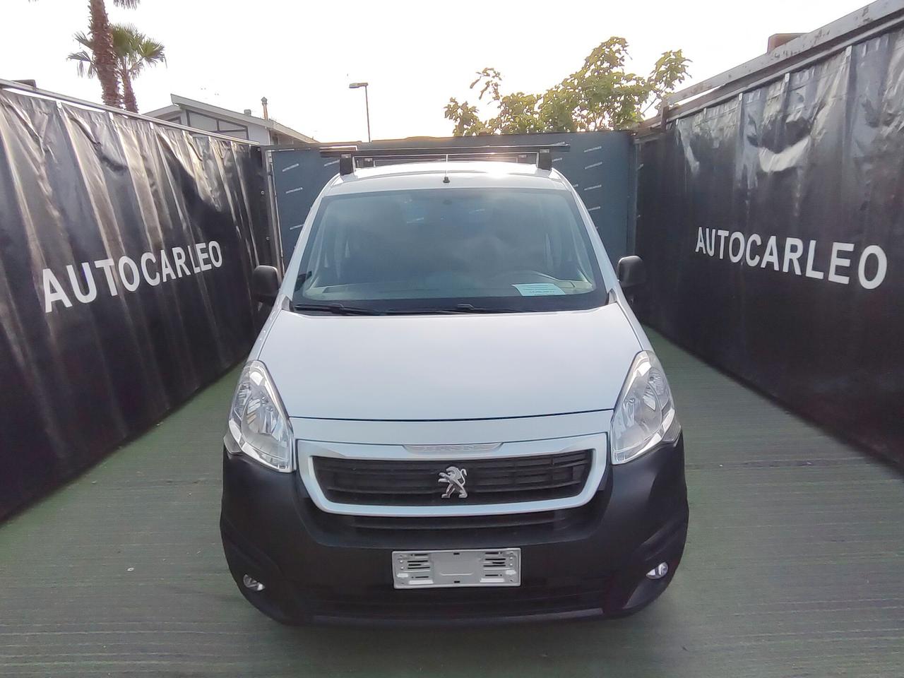 Peugeot Partner maxi prolungato 5 posti