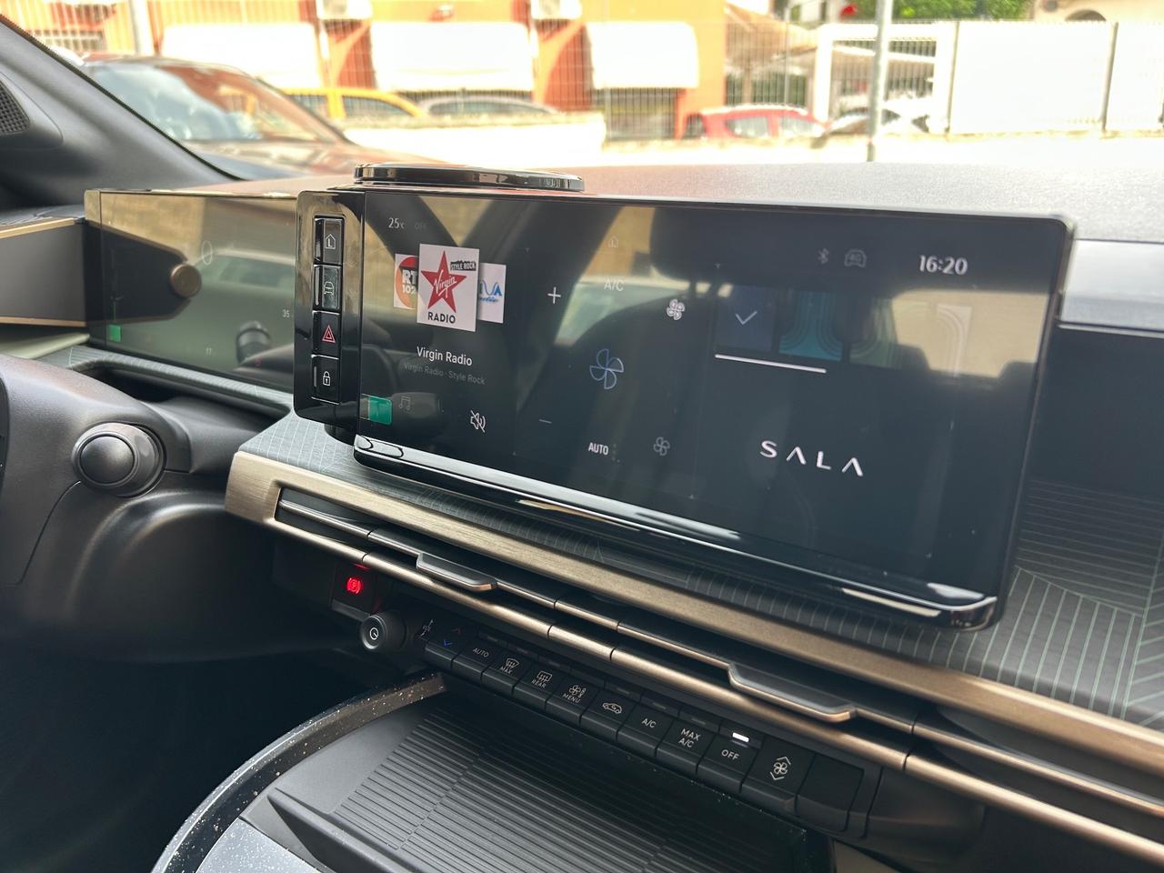 Lancia Ypsilon Hybrid e-DCT