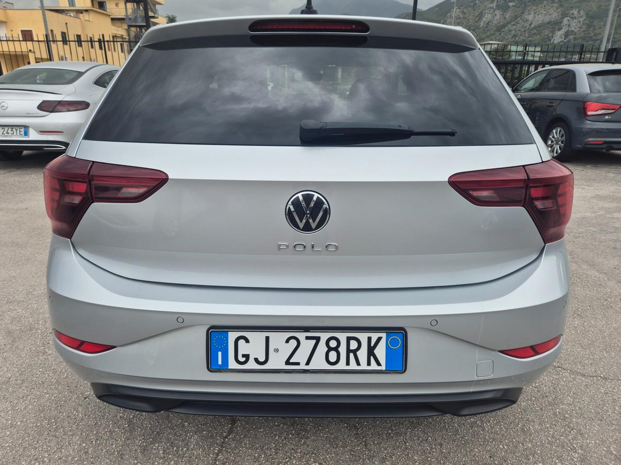 Volkswagen Polo 1.0 TSI DSG R-Line
