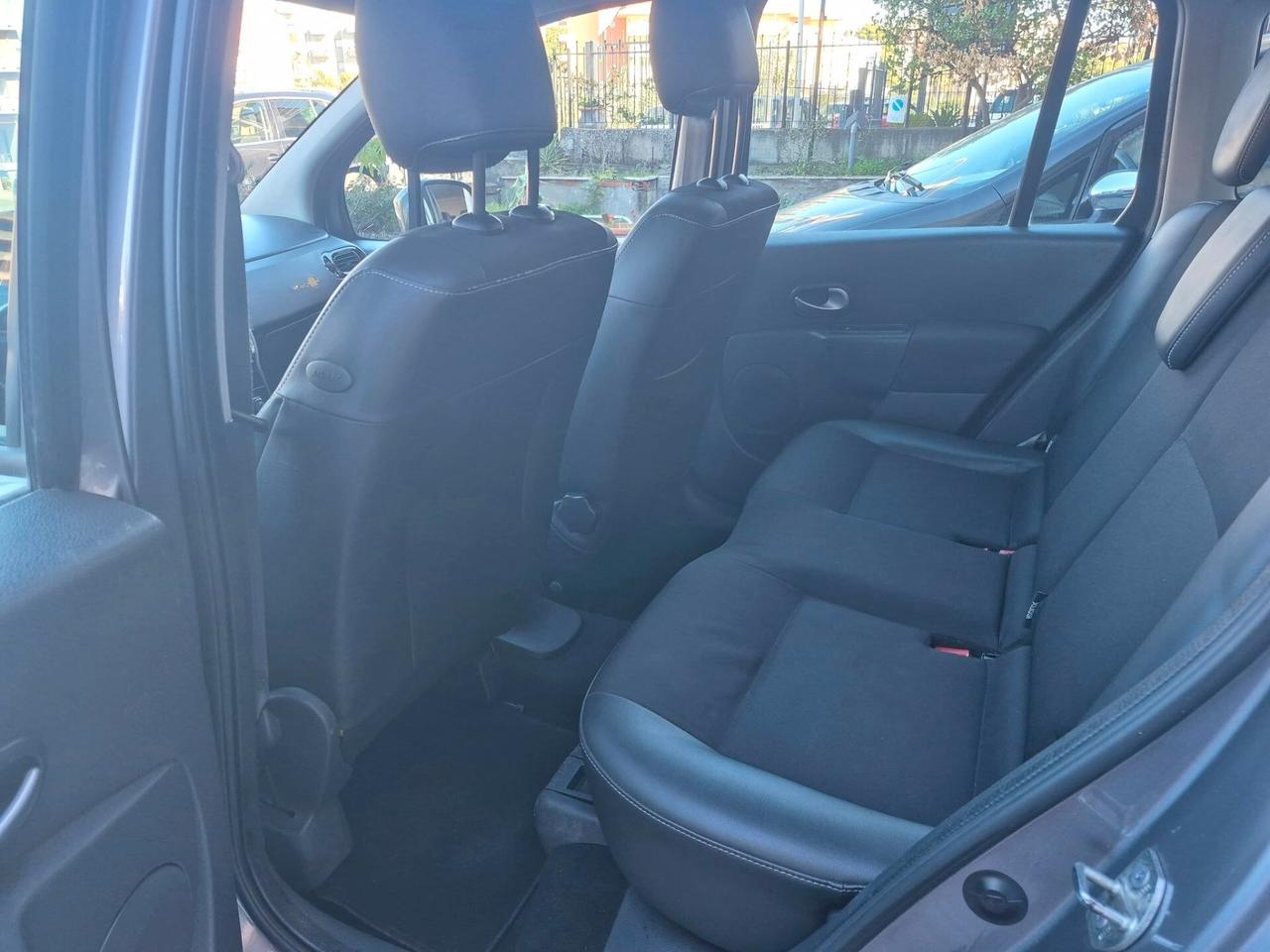 Renault Modus Grand 1.2 16V P-E-R-F-E-T-T-A---