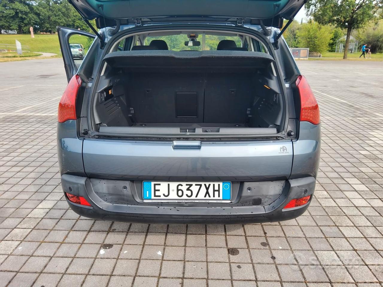 Peugeot 3008 1.6 e-HDi 112CV cambio robotizzato S.&S. Business