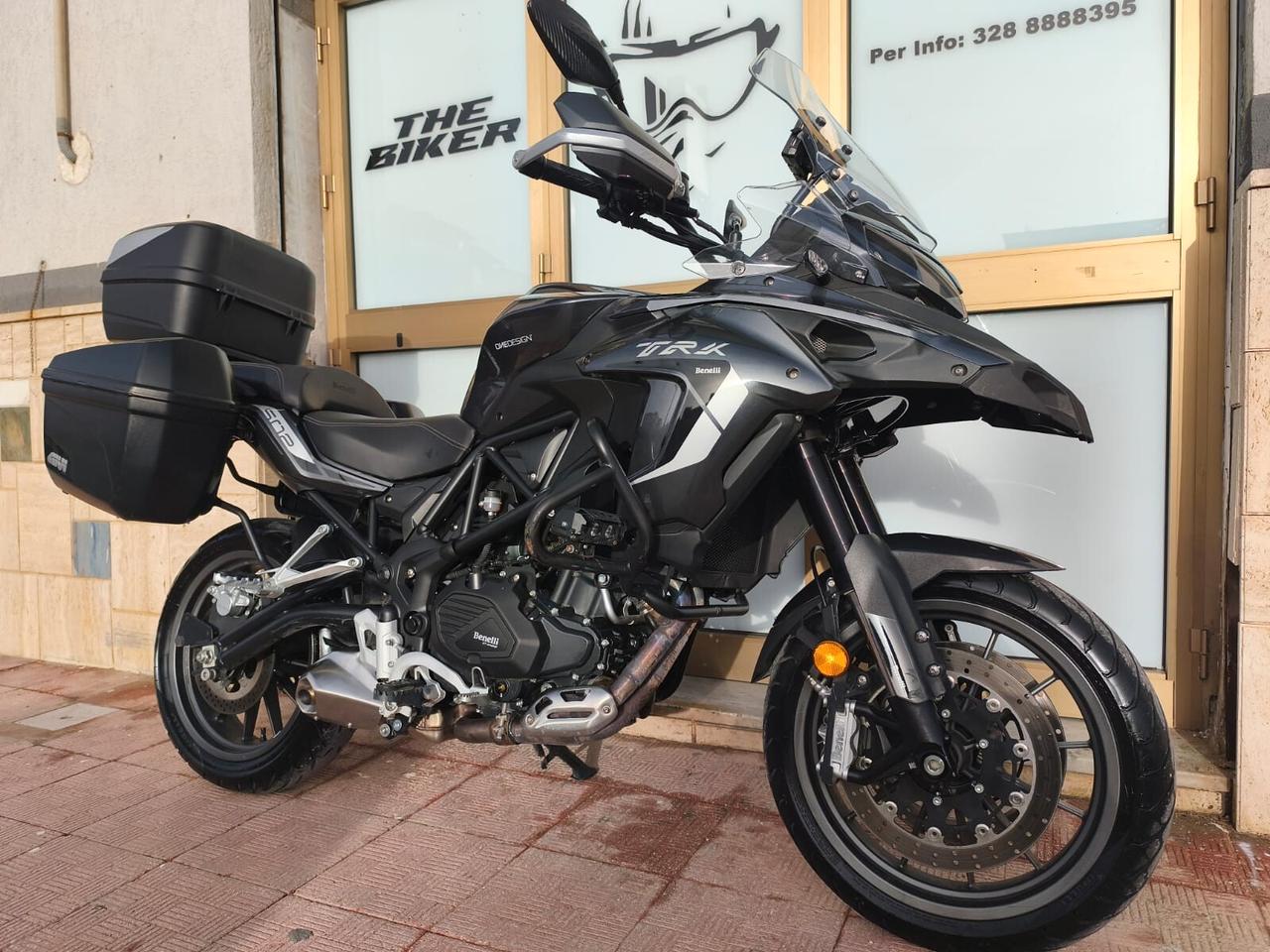 Benelli TRK 502 stradale 35kw tris valigie