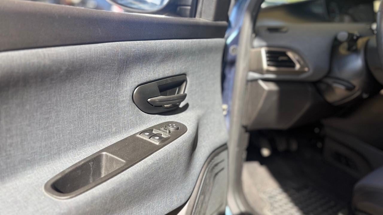 Lancia Ypsilon 1.0 FireFly 5 porte S&S Hybrid Gold