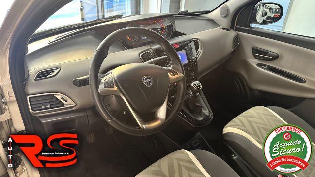 LANCIA Ypsilon 1.2 69 CV 5 porte Gold Adatta Neopatentati