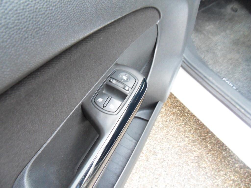 Opel Corsa 1.2 3 porte Elective