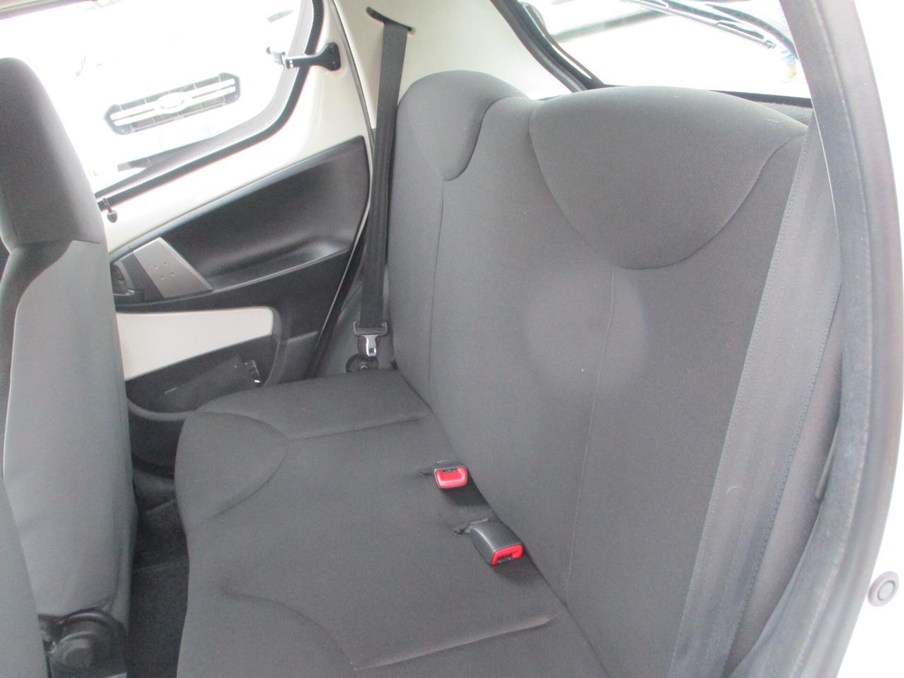 Toyota Aygo 1.0 CONNECT 5 PORTE 88000 KM NAVIGATORE