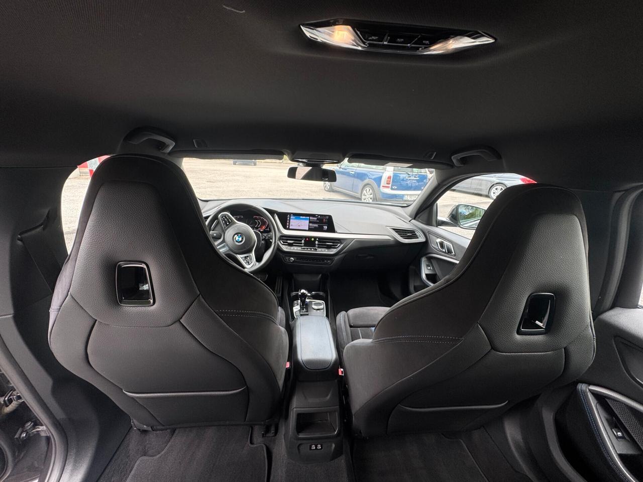 Bmw 118 118d 5p. Msport