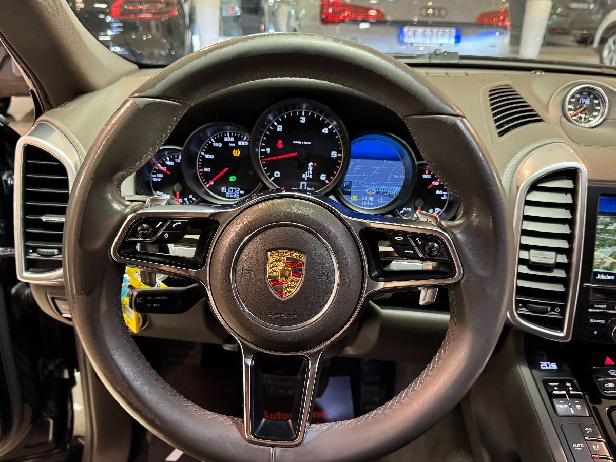 PORSCHE Cayenne 3.0 Diesel Platinum Edition