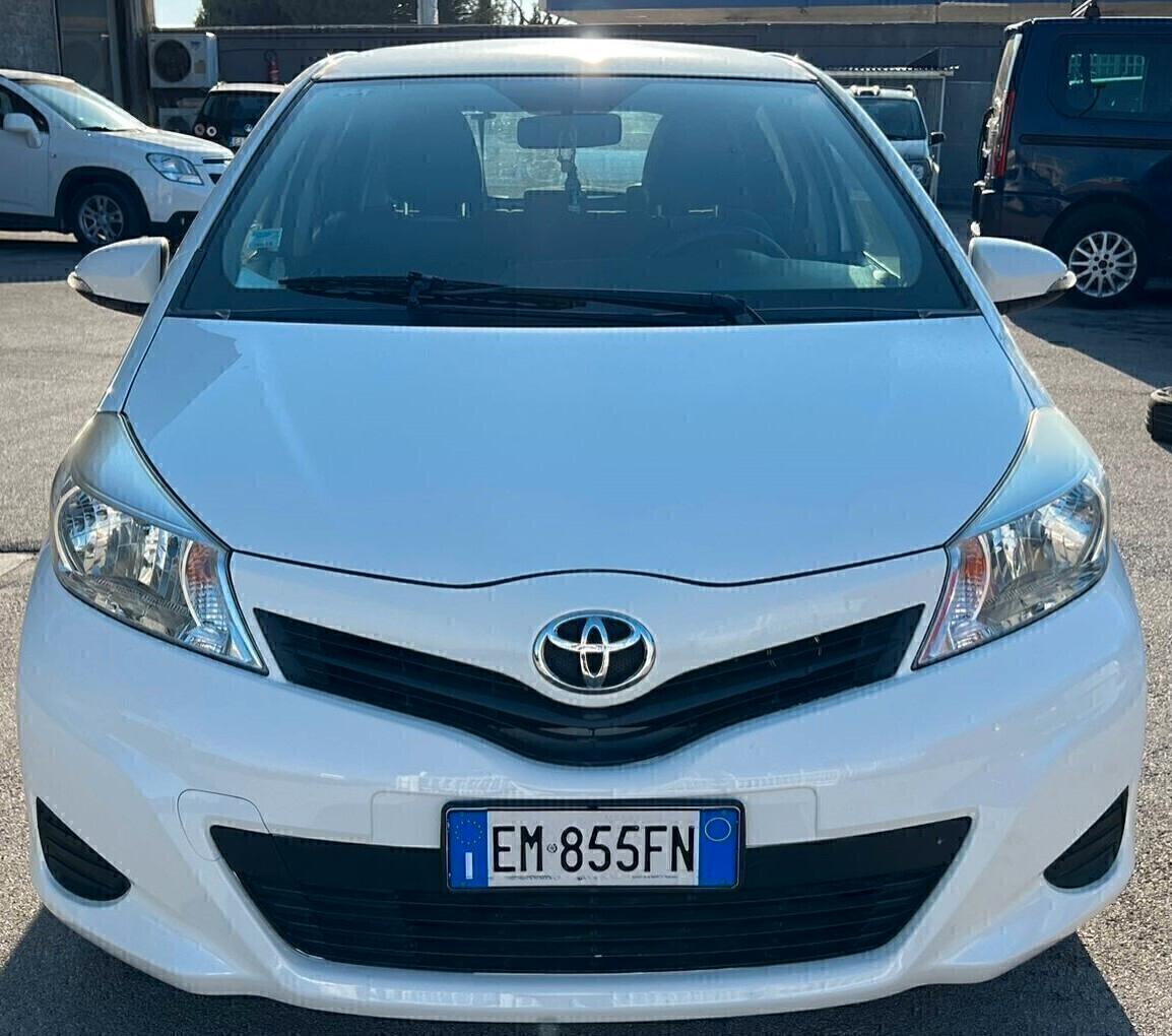 Toyota Yaris 1.3 5 porte GPL Lounge