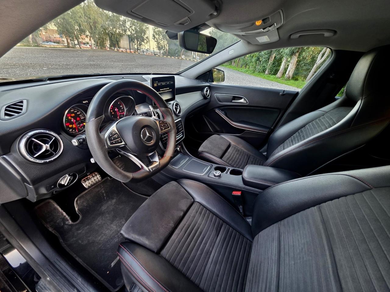 MERCEDES- BENZ CLA 200 D AMG PREMIUM