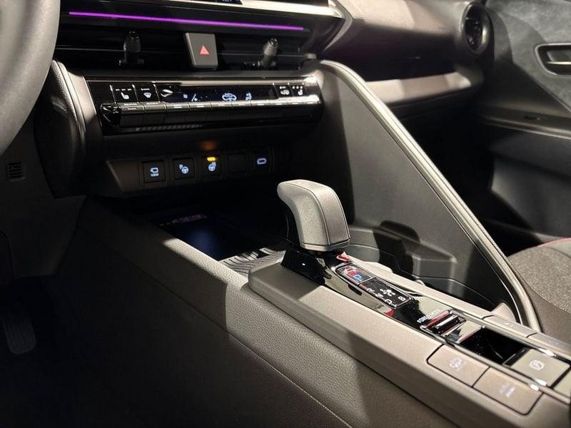 Toyota C-HR 2.0 PHEV Lounge Hero