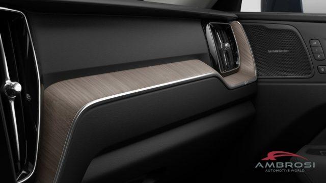 VOLVO XC60 B5 AWD Mild hybrid Benzina Plus Bright