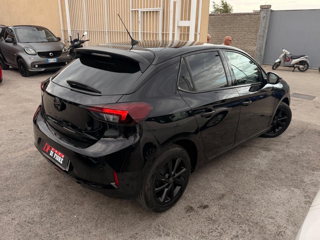Opel Corsa 1.2 Edition TOTAL BLACK CAR PLAY