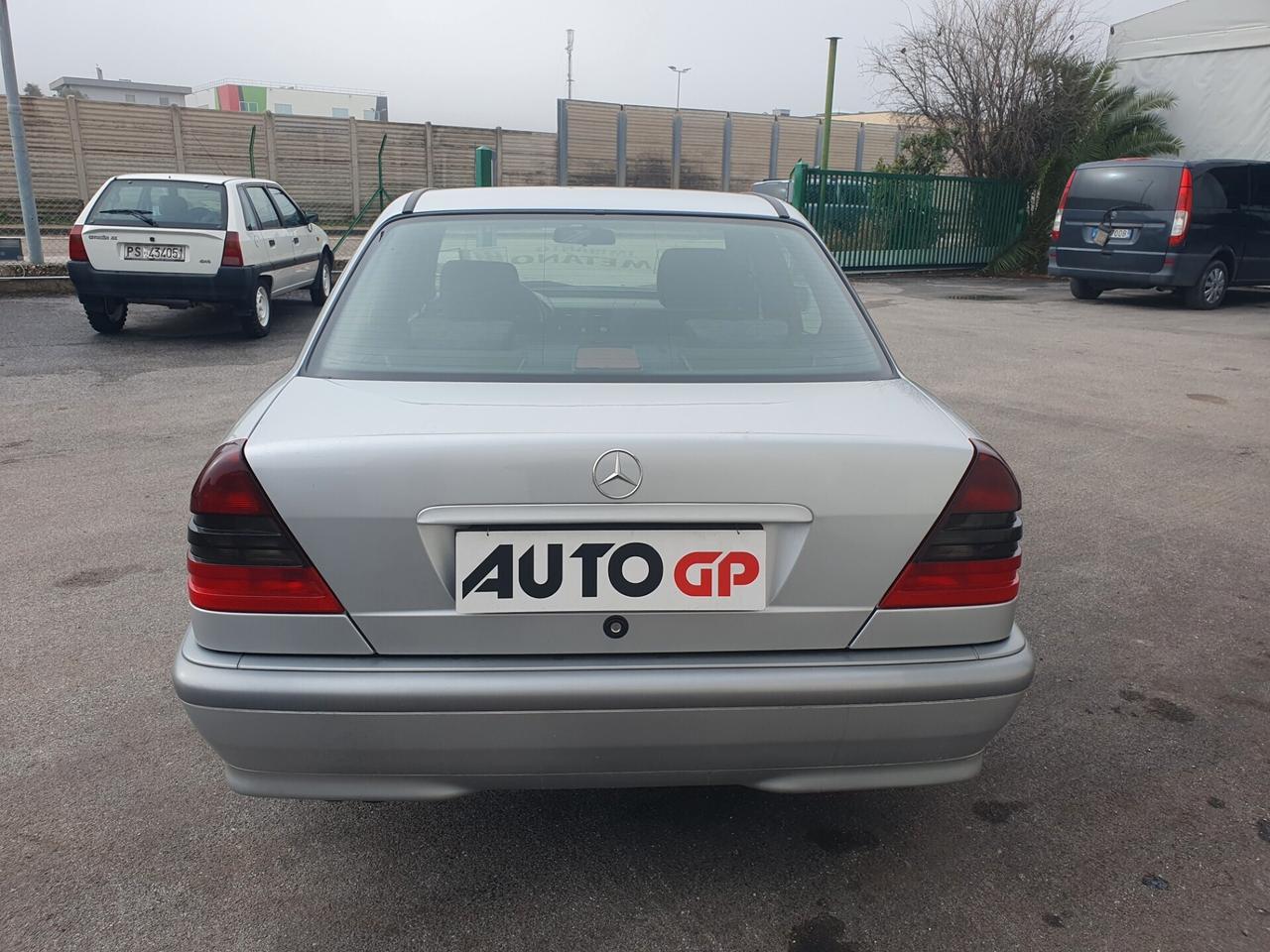 Mercedes-benz C 200 Kompressor 193cv metano 98