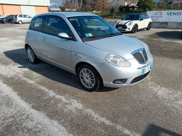 Lancia Ypsilon 1.3 MJT 75 CV Argento