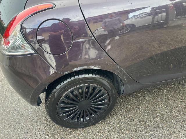 LANCIA Ypsilon 1.2 69 CV 5 porte Platinum