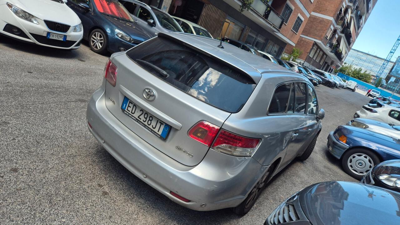 Toyota Avensis 2.2 D-4D Wagon Sol Plus