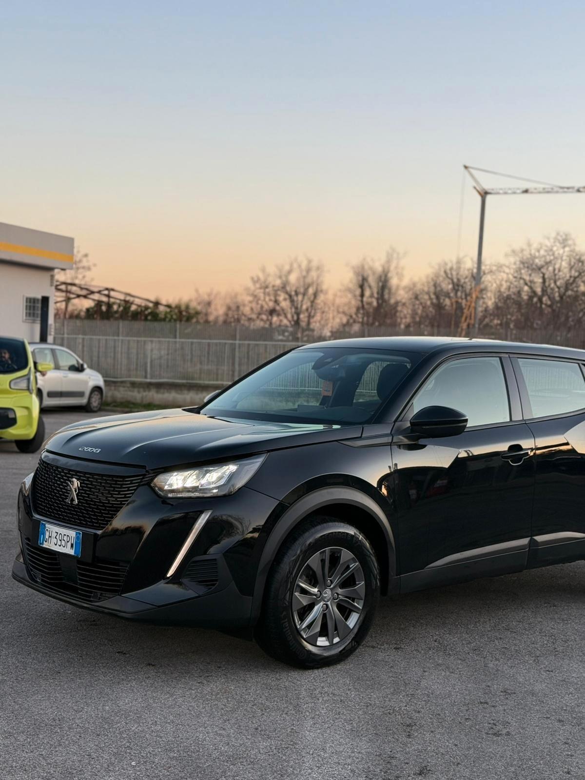 Peugeot 2008 EAT8 allure gt automatica iva esposta