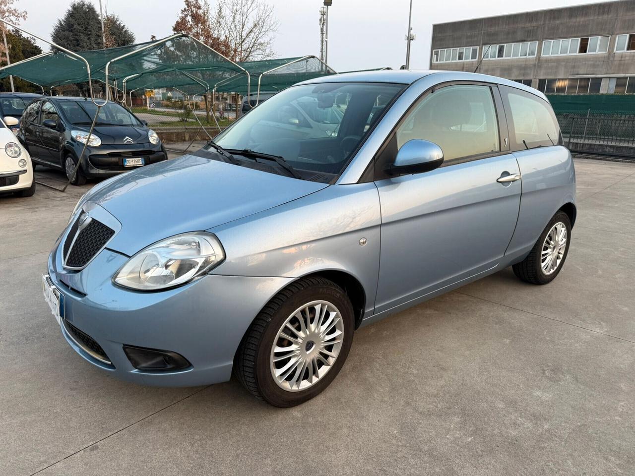 Lancia Ypsilon 1.2 87.000 km NEO-PATENT