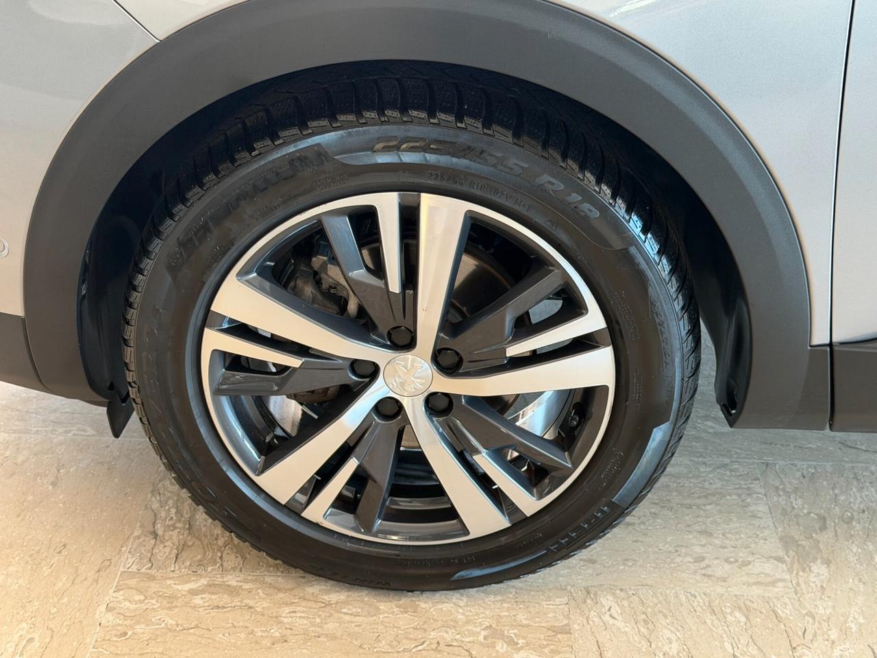 Peugeot 3008 1.5 BLUEHDI 130 cv. Eat8 ALLURE