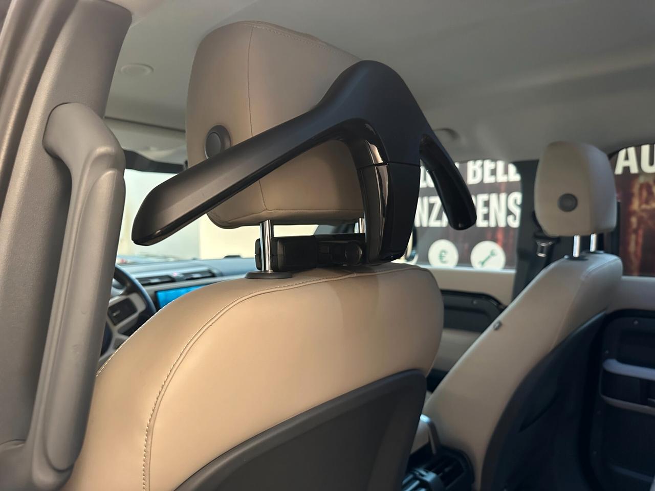 Land Rover Defender 110 3.0D I6 200 CV AWD Auto SE