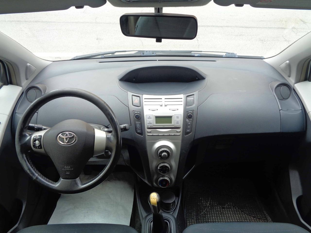 Toyota Yaris 1.3 3 Porte (FINANZIABILE)