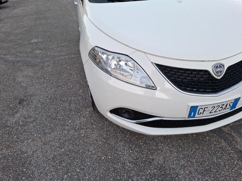 Lancia Ypsilon Ypsilon 1.2 69 CV 5 porte Silver