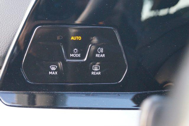 VOLKSWAGEN Golf 1.0 eTSI EVO DSG Life