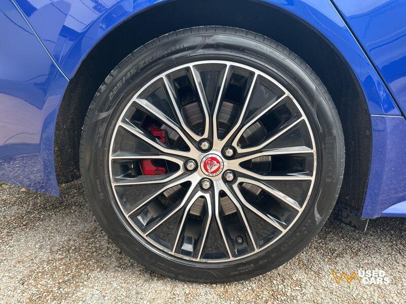 Jaguar XE 2.0 250 CV aut. R-Dynamic S